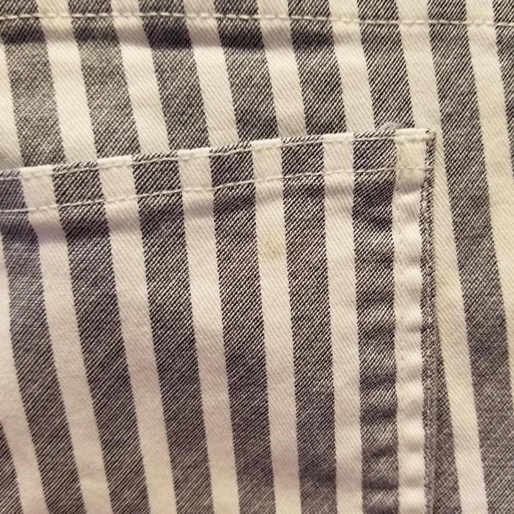 H&M‎ White & Blue High Waisted Striped Shorts Size 4